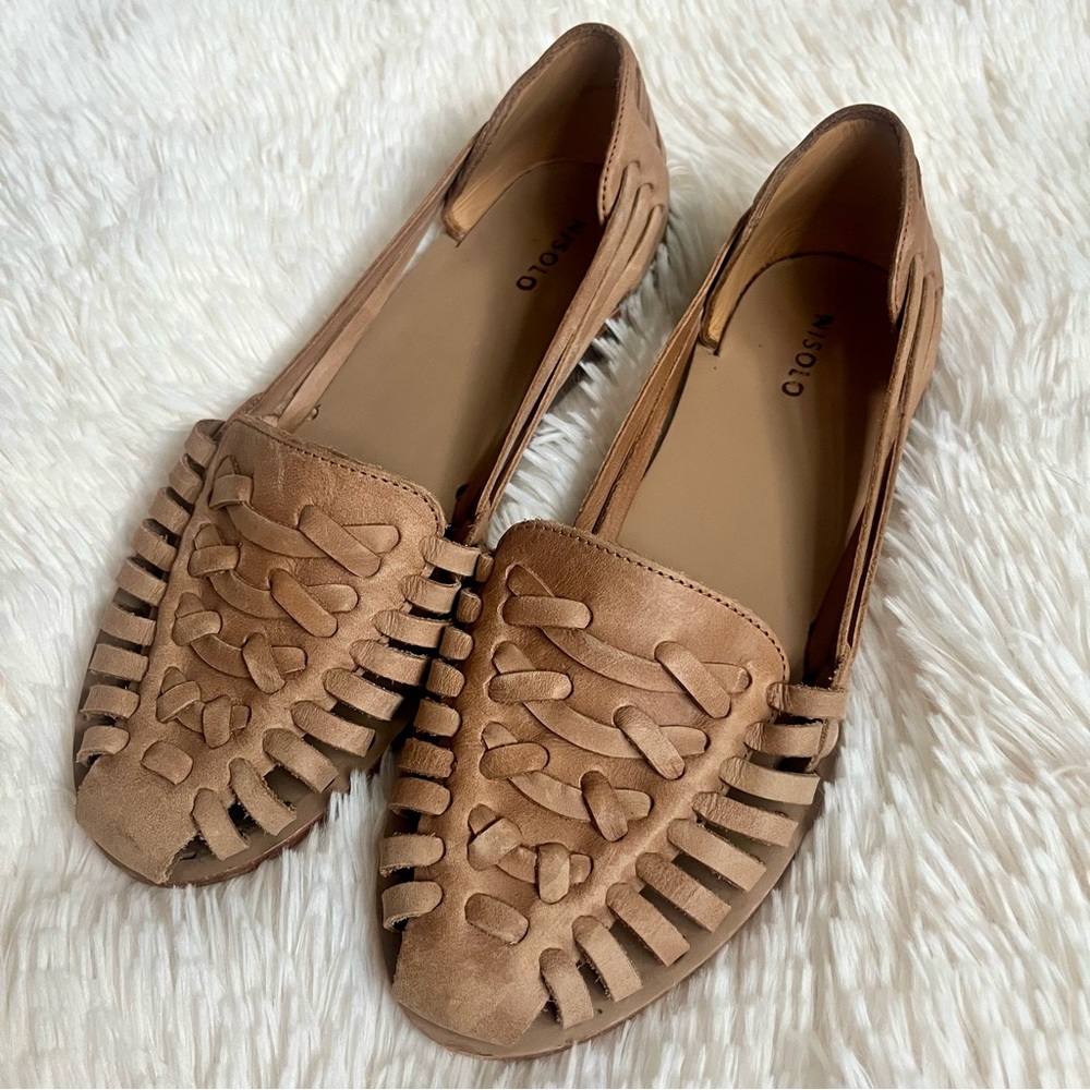 Nisolo Tan Leather Loafers with Cut-Out Design - Picture 6 of 11